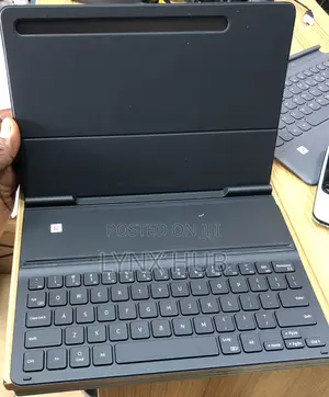 Photo - Samsung Tab S7 Keyboard With Case