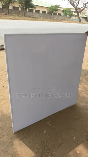 4feet by 4 Feet White Maker Board