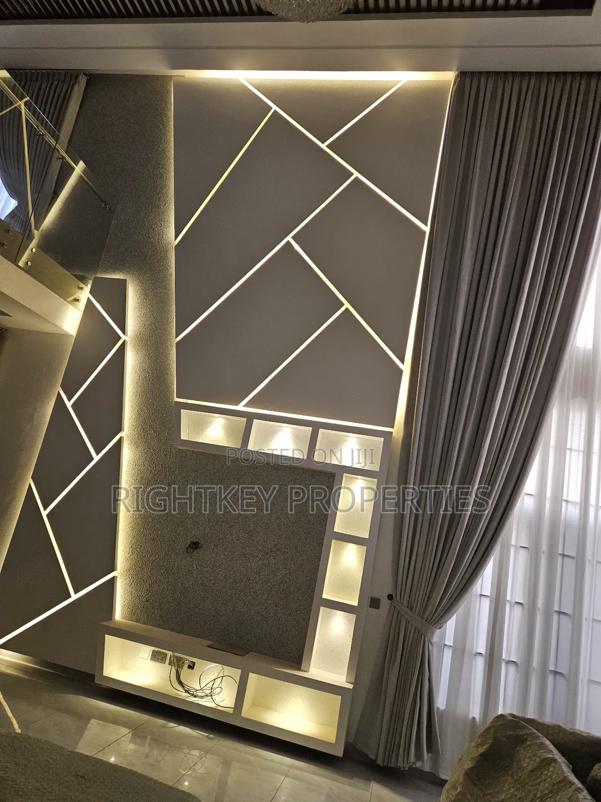 5bdrm Duplex in Kumasi Ridge for sale