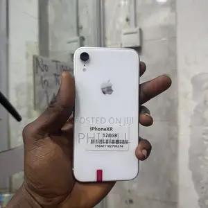 Apple iPhone XR 128 GB White