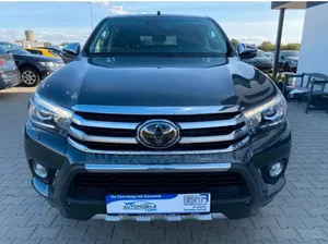 Photo - Toyota Hilux Rugged 4x4 2018 Black