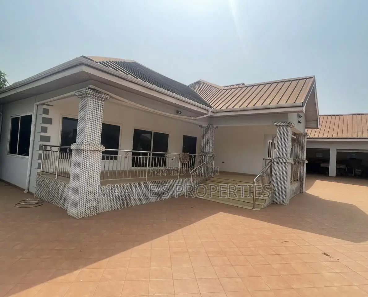 5bdrm House in Adenta for rent