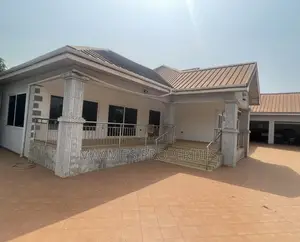 5bdrm House in Adenta for rent