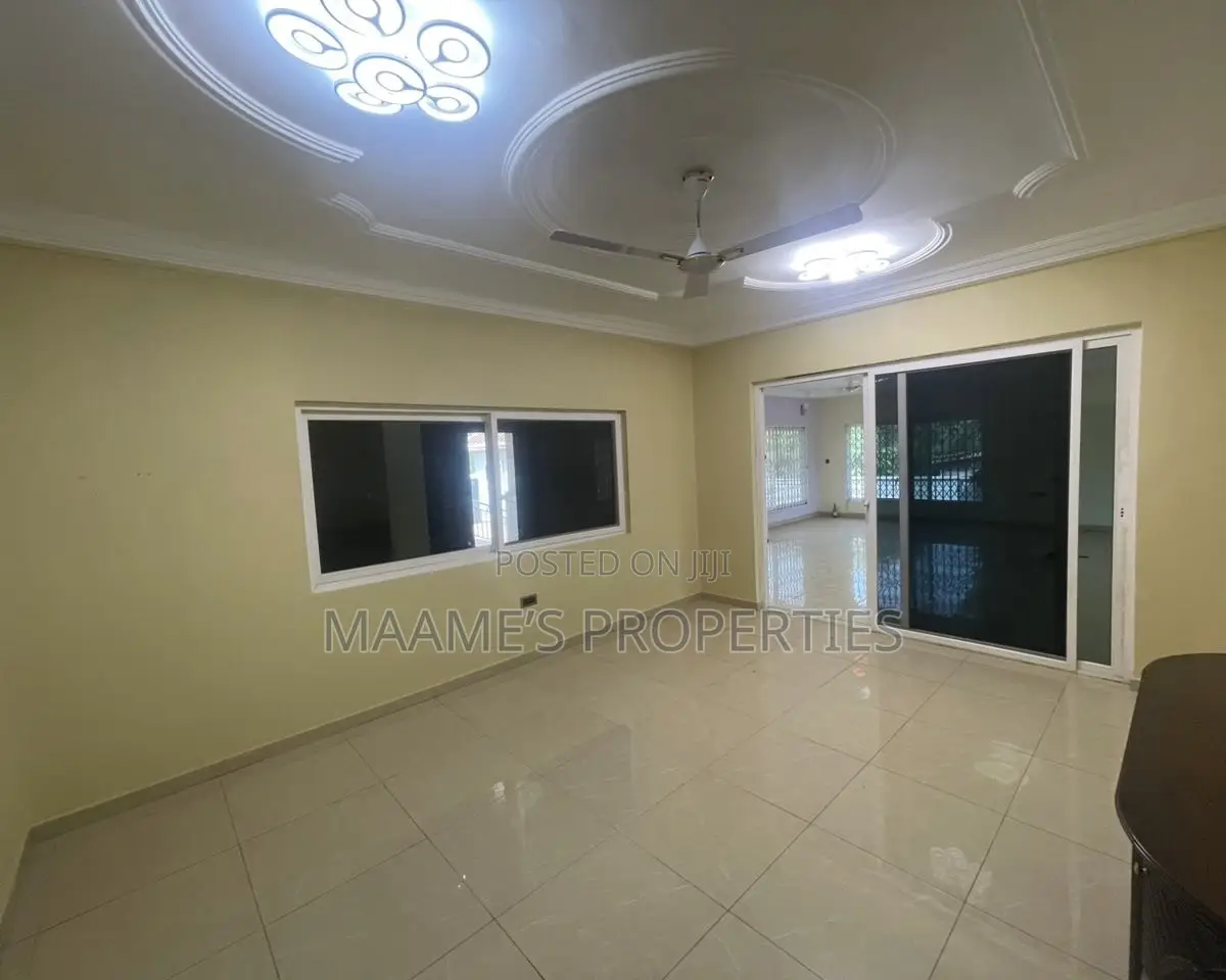 5bdrm House in Adenta for rent