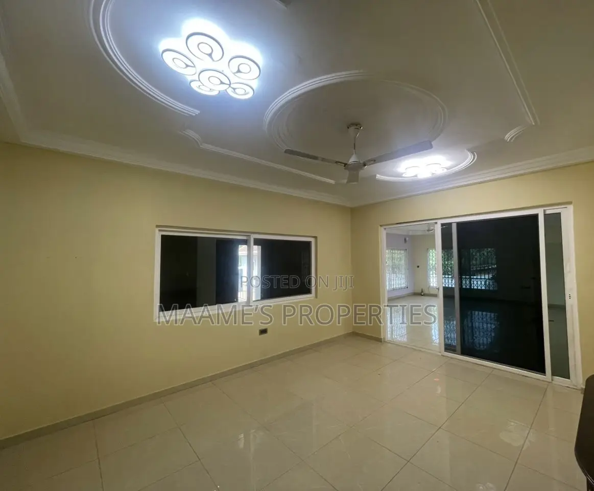 5bdrm House in Adenta for rent