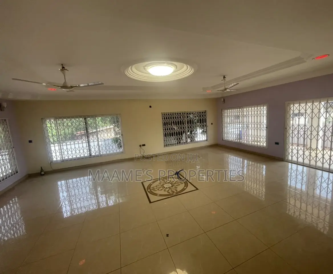 5bdrm House in Adenta for rent