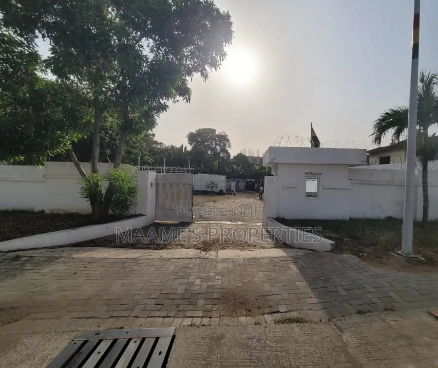 More Than 4 Plots Forsale at Cantonments for $2.5m