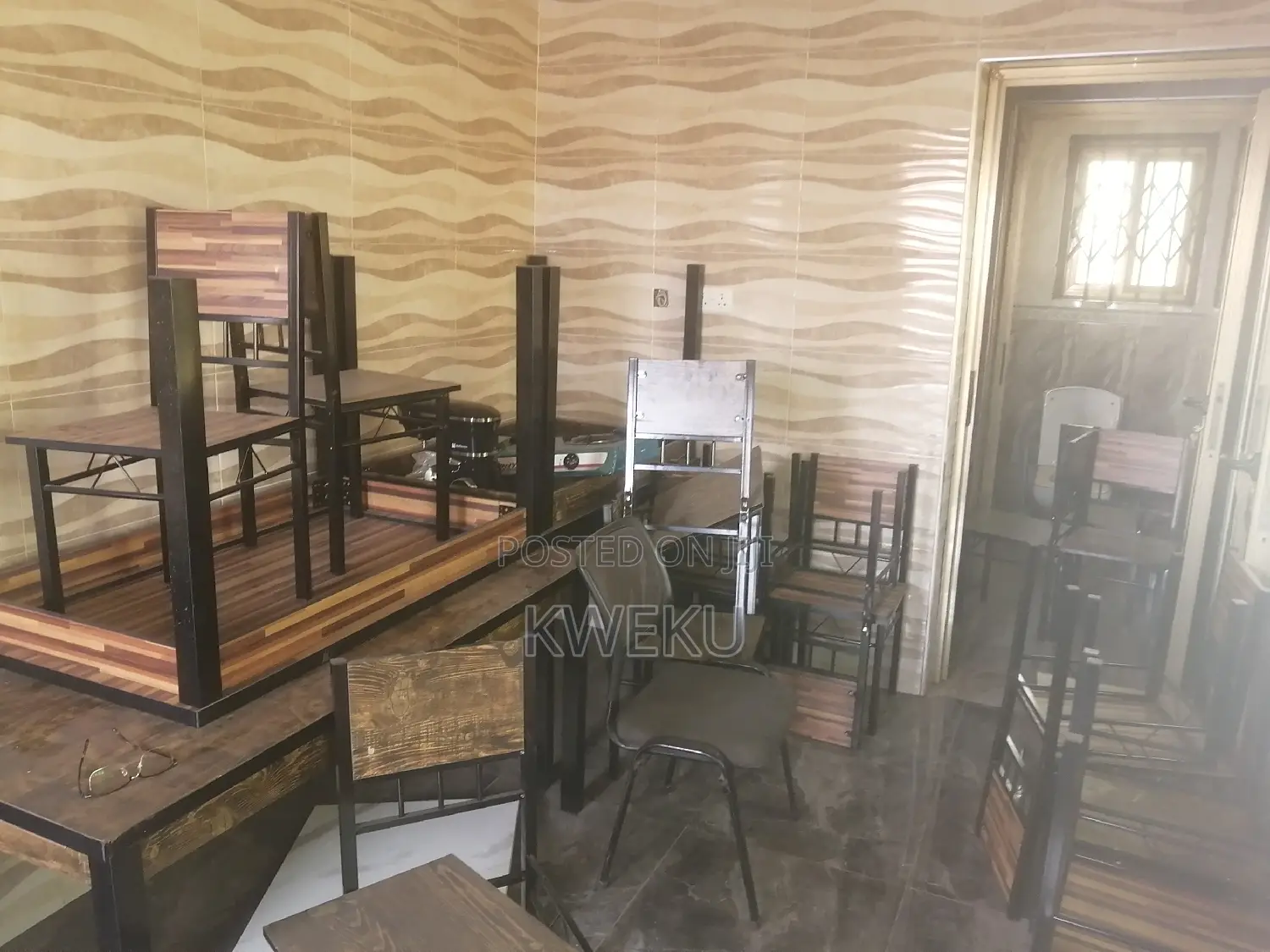 1bdrm Apartment in Estate Agency, Spintex for rent