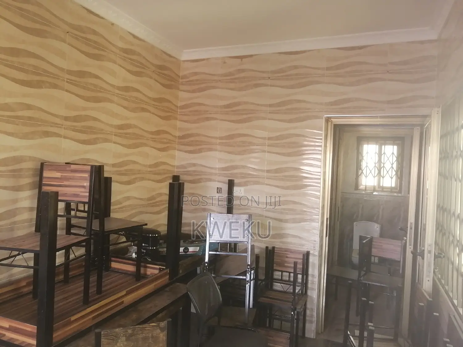 1bdrm Apartment in Estate Agency, Spintex for rent
