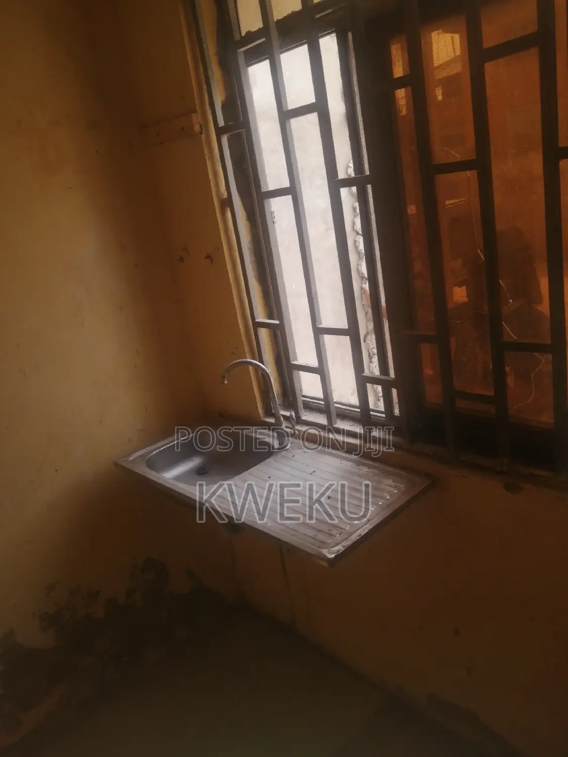 1bdrm Apartment in Estate Agency, Spintex for rent