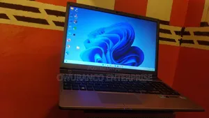 Laptop Samsung NP550P5C 8GB Intel Core I7 HDD+SSD 750GB