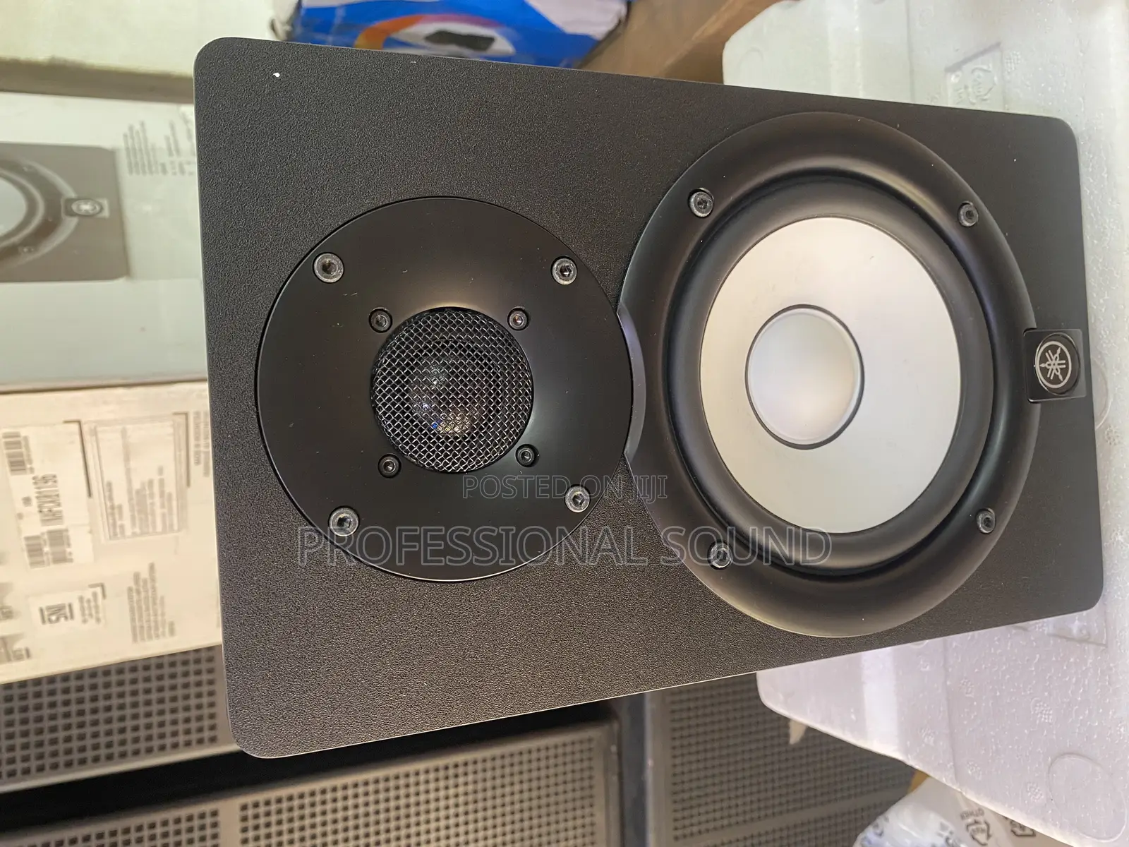 Yamaha HS5 Powered Studio Monitor