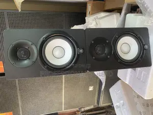 Yamaha HS5 Powered Studio Monitor