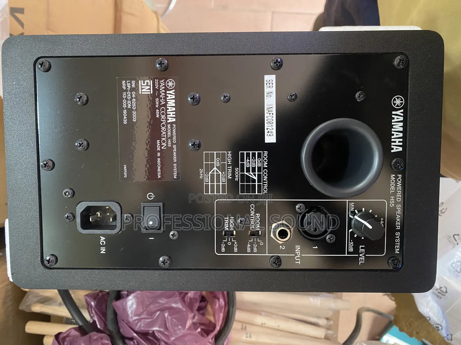 Yamaha HS5 Powered Studio Monitor