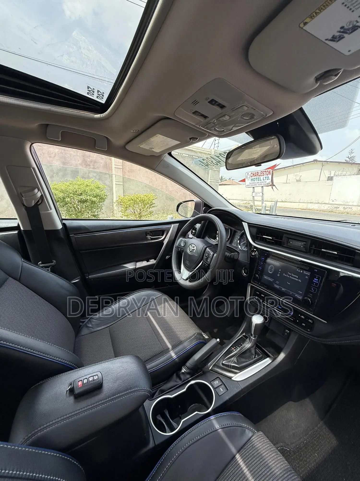 Toyota Corolla SE (1.8L 4cyl 2A) 2018 Black