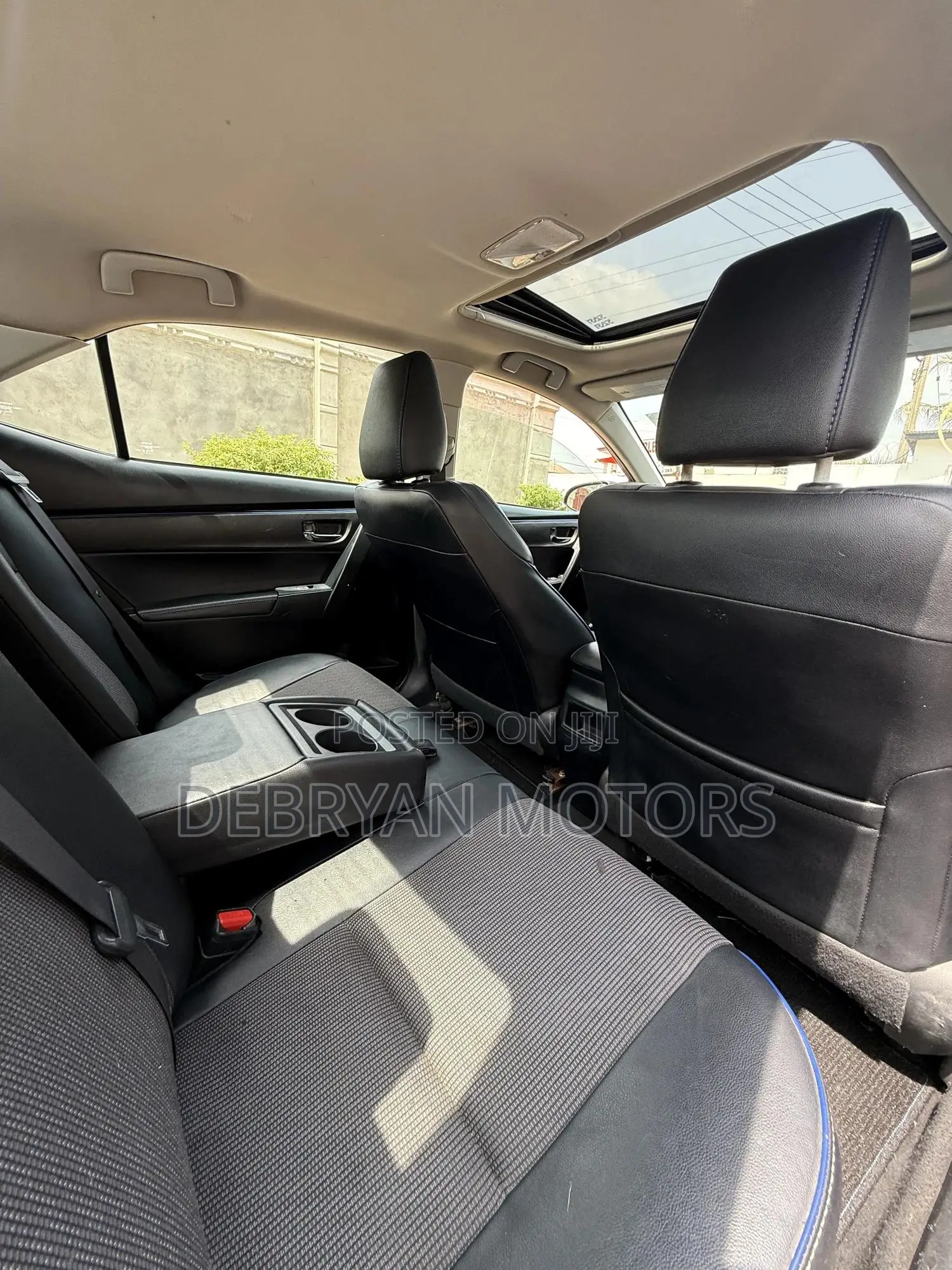 Toyota Corolla SE (1.8L 4cyl 2A) 2018 Black