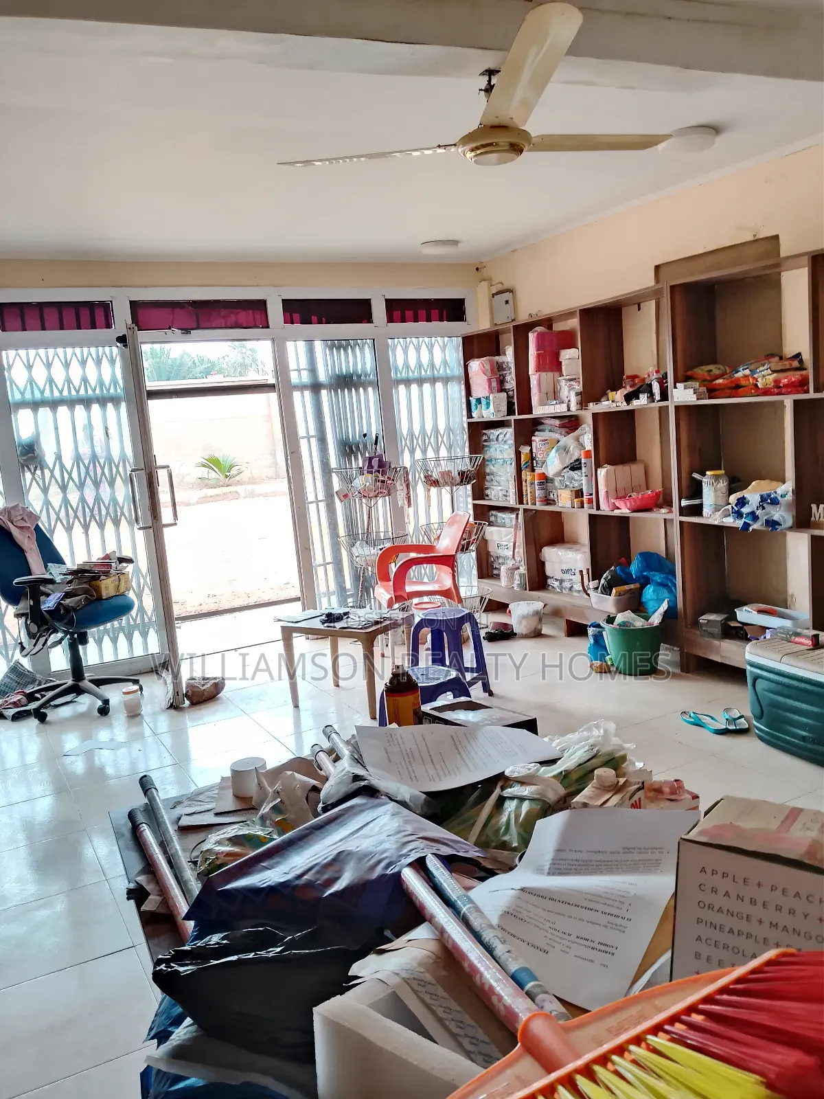 Ground Floor, Busy Road Side Shop/Store/Warehouse,Spintex