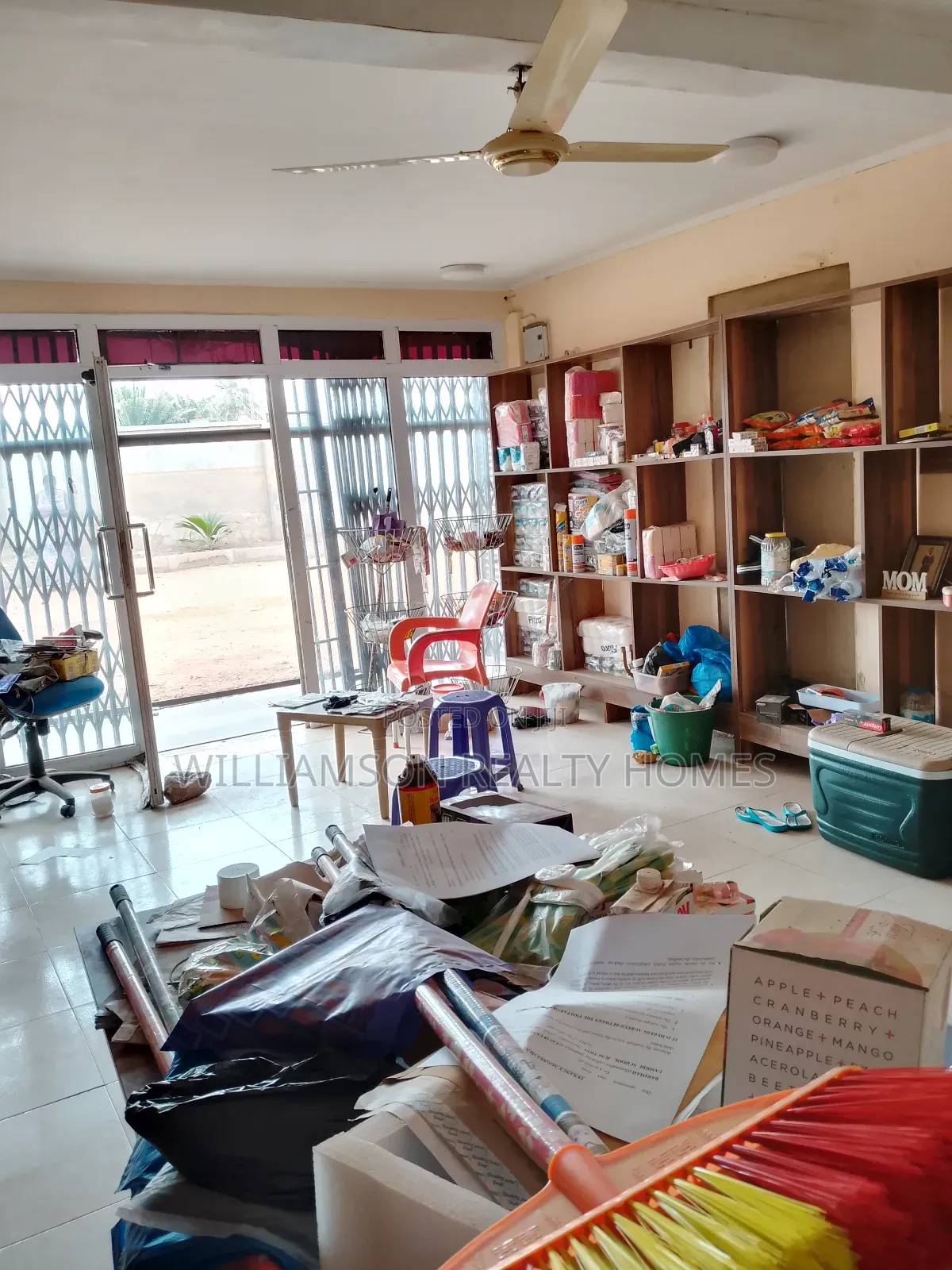 Ground Floor, Busy Road Side Shop/Store/Warehouse,Spintex