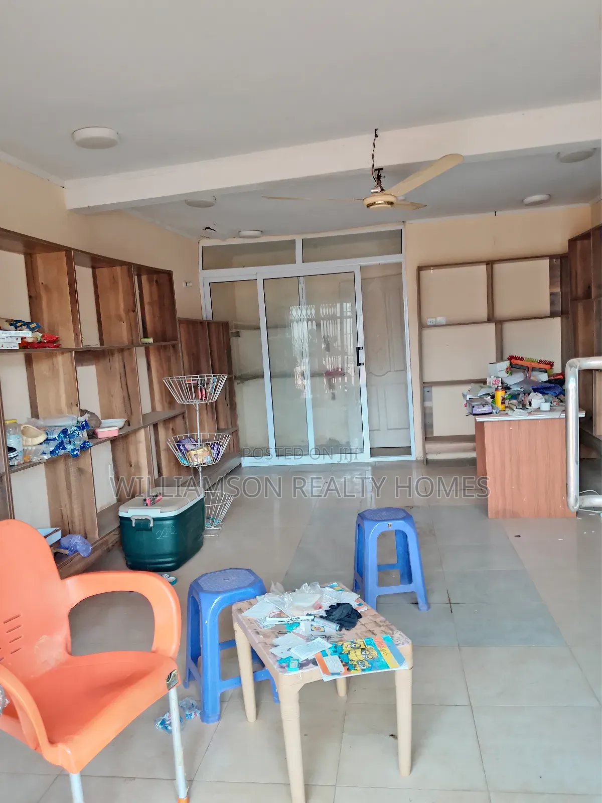 Ground Floor, Busy Road Side Shop/Store/Warehouse,Spintex