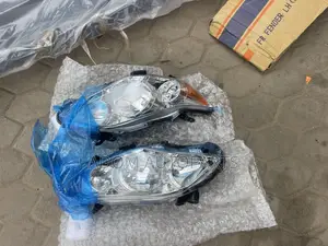Corolla Headlight Pair 2011 2012 2013 Normal