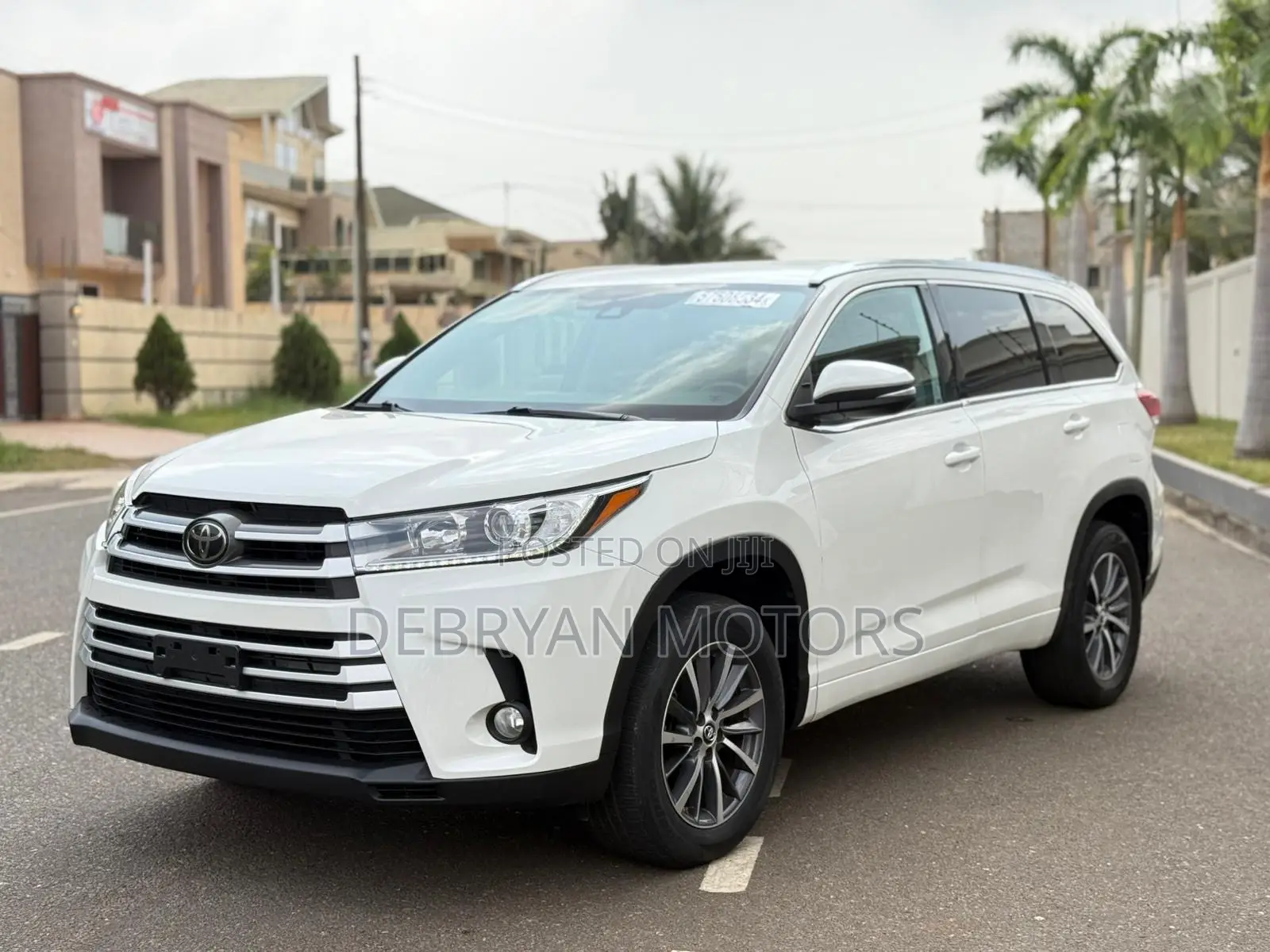 Toyota Highlander XLE 4x2 V6 (3.5L 6cyl 8A) 2018 White