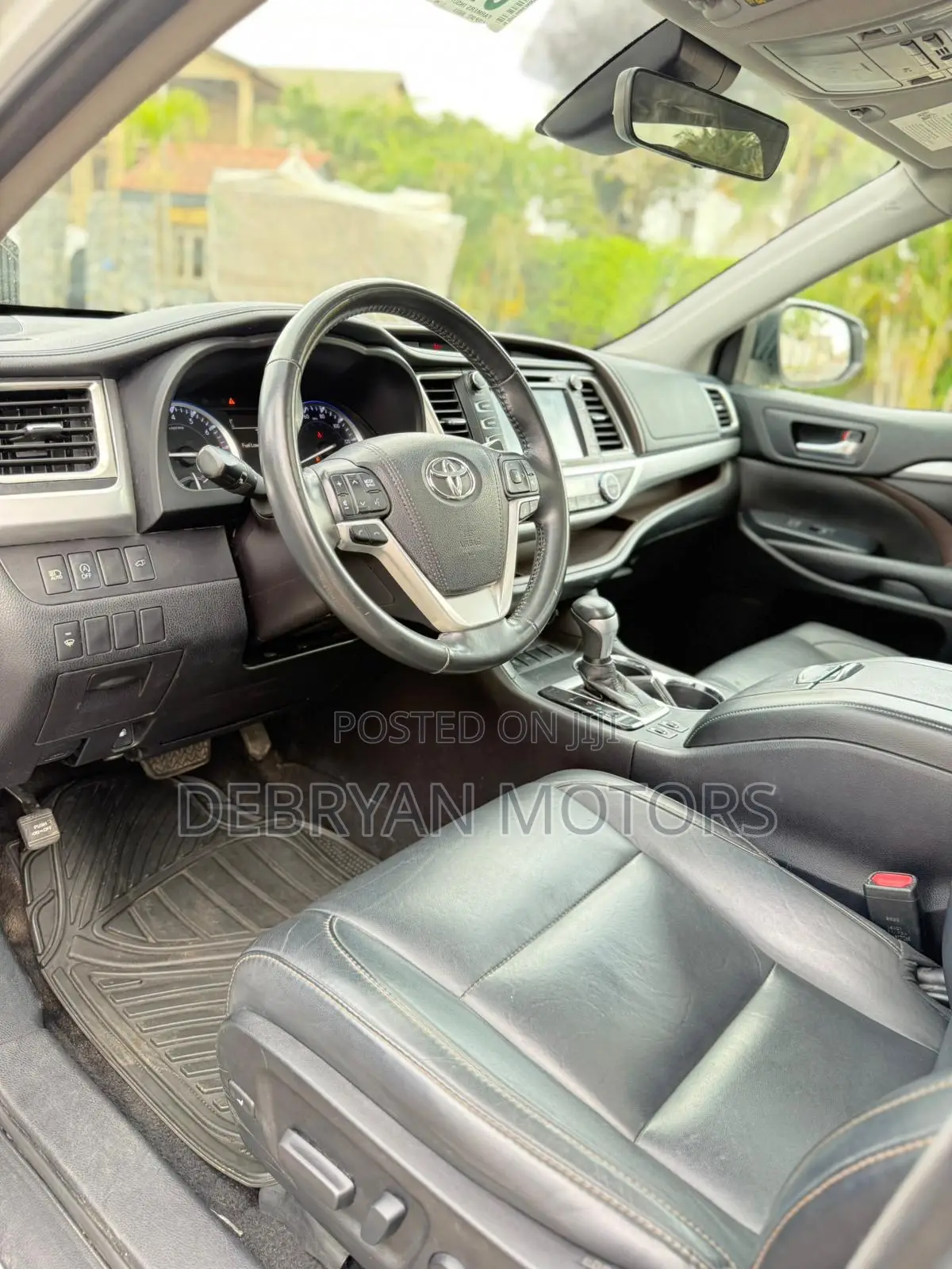 Toyota Highlander XLE 4x2 V6 (3.5L 6cyl 8A) 2018 White