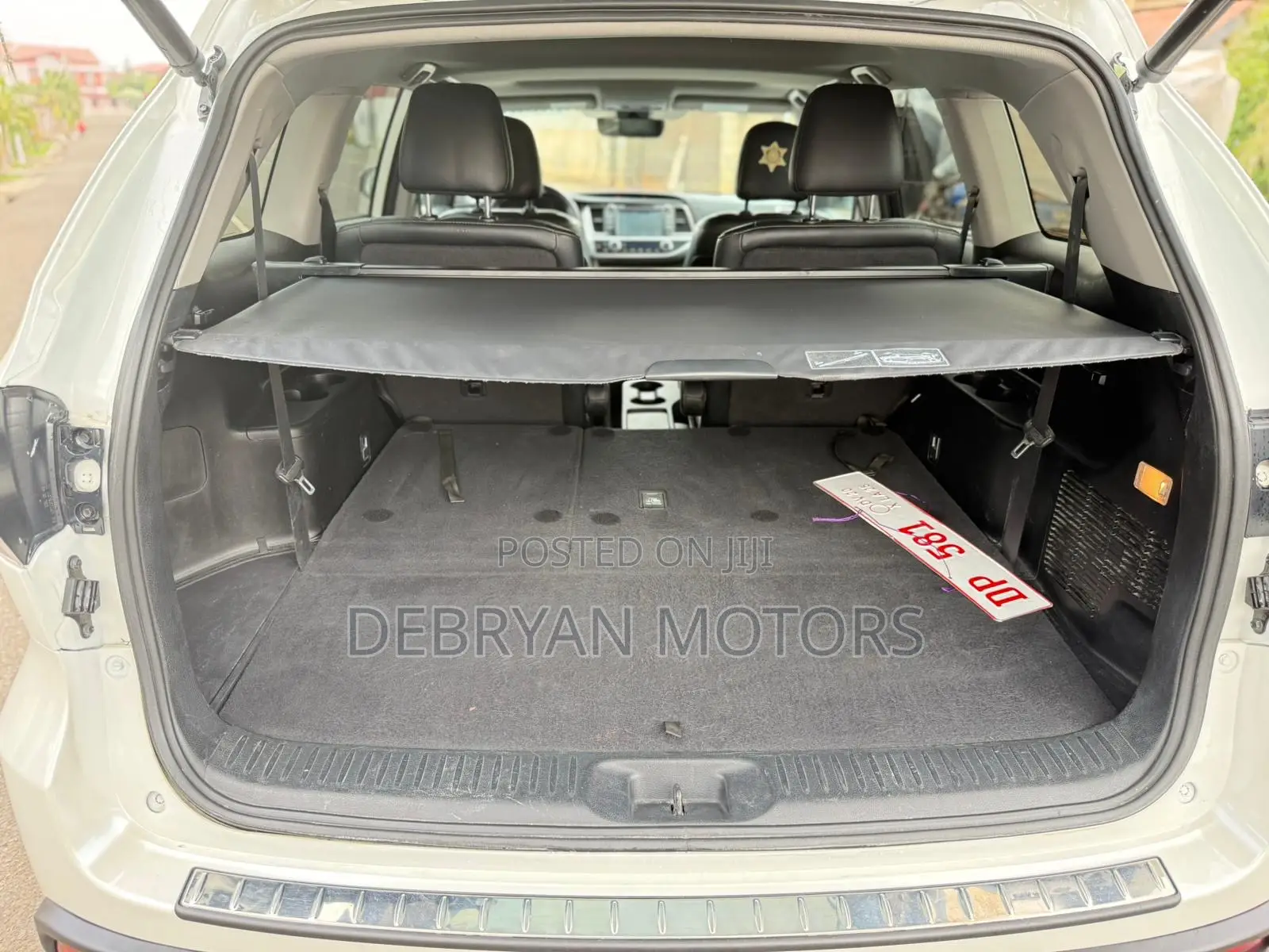 Toyota Highlander XLE 4x2 V6 (3.5L 6cyl 8A) 2018 White
