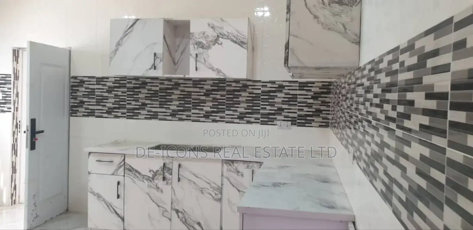 3bdrm House in De-Icons Real Estate, Awutu Senya East Municipal