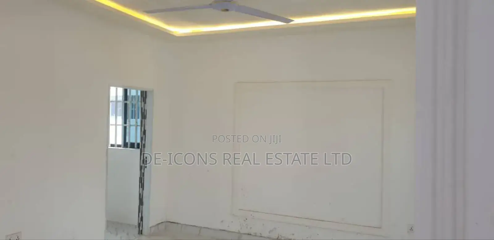 3bdrm House in De-Icons Real Estate, Awutu Senya East Municipal