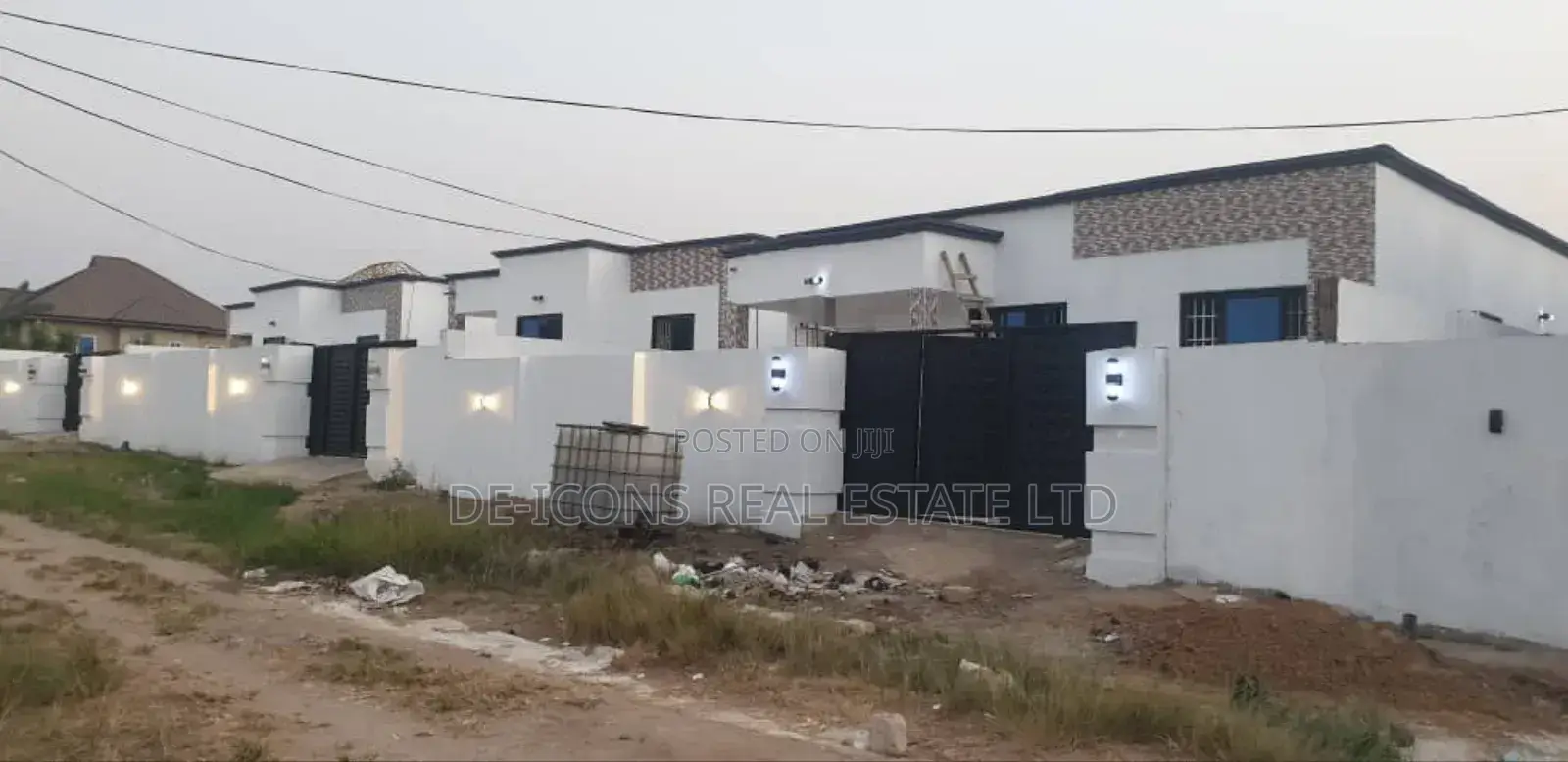 3bdrm House in De-Icons Real Estate, Awutu Senya East Municipal