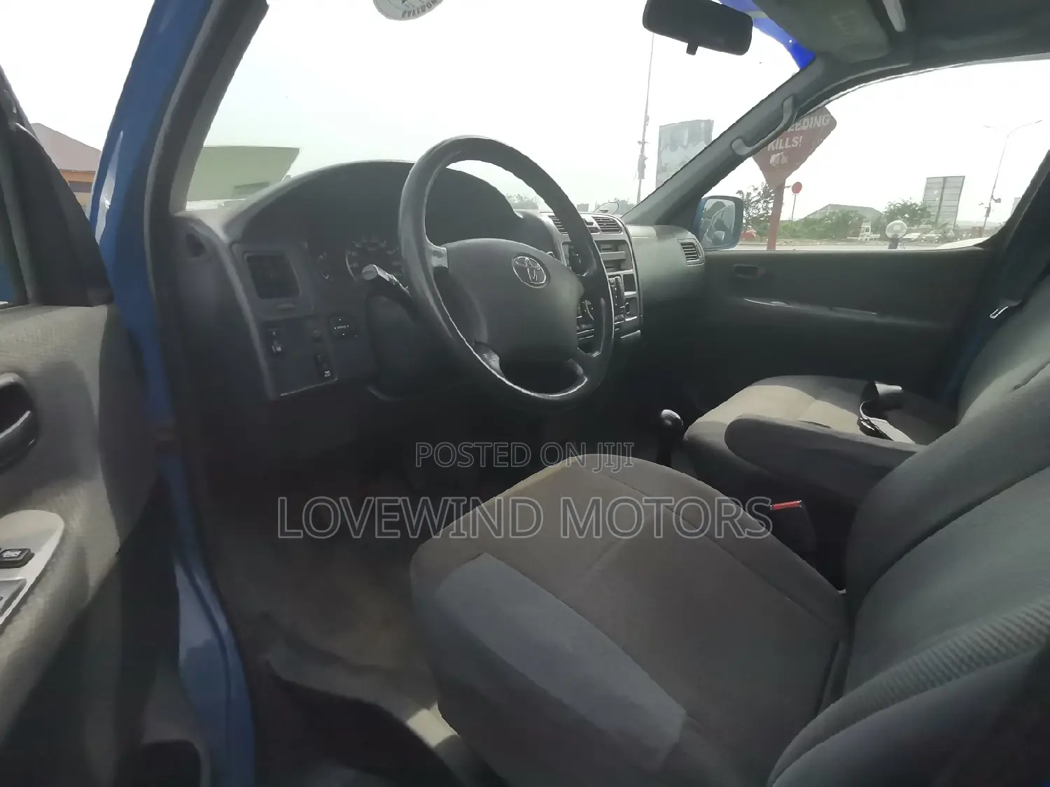 Toyota HiAce 2004 Blue