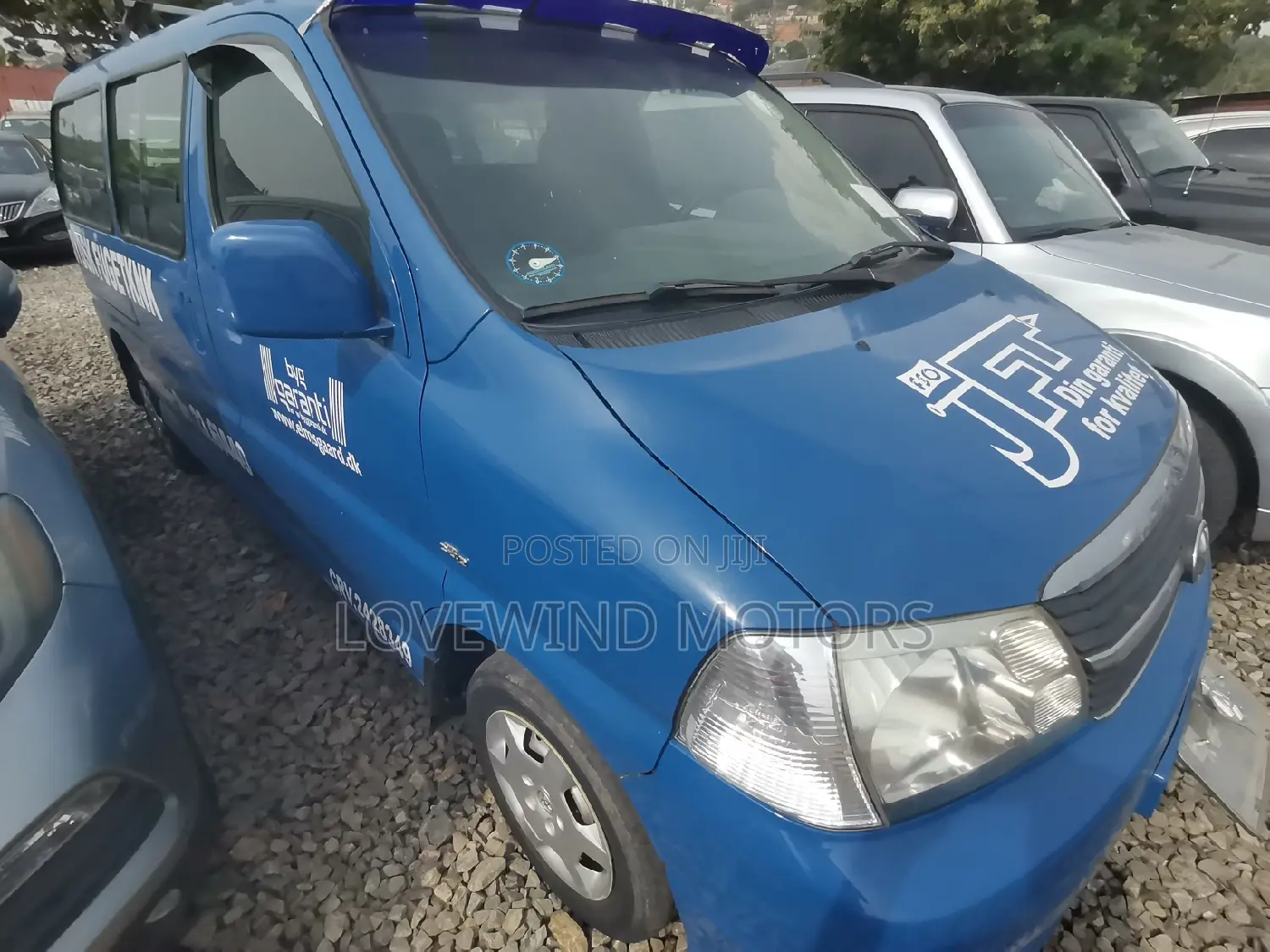 Toyota HiAce 2004 Blue