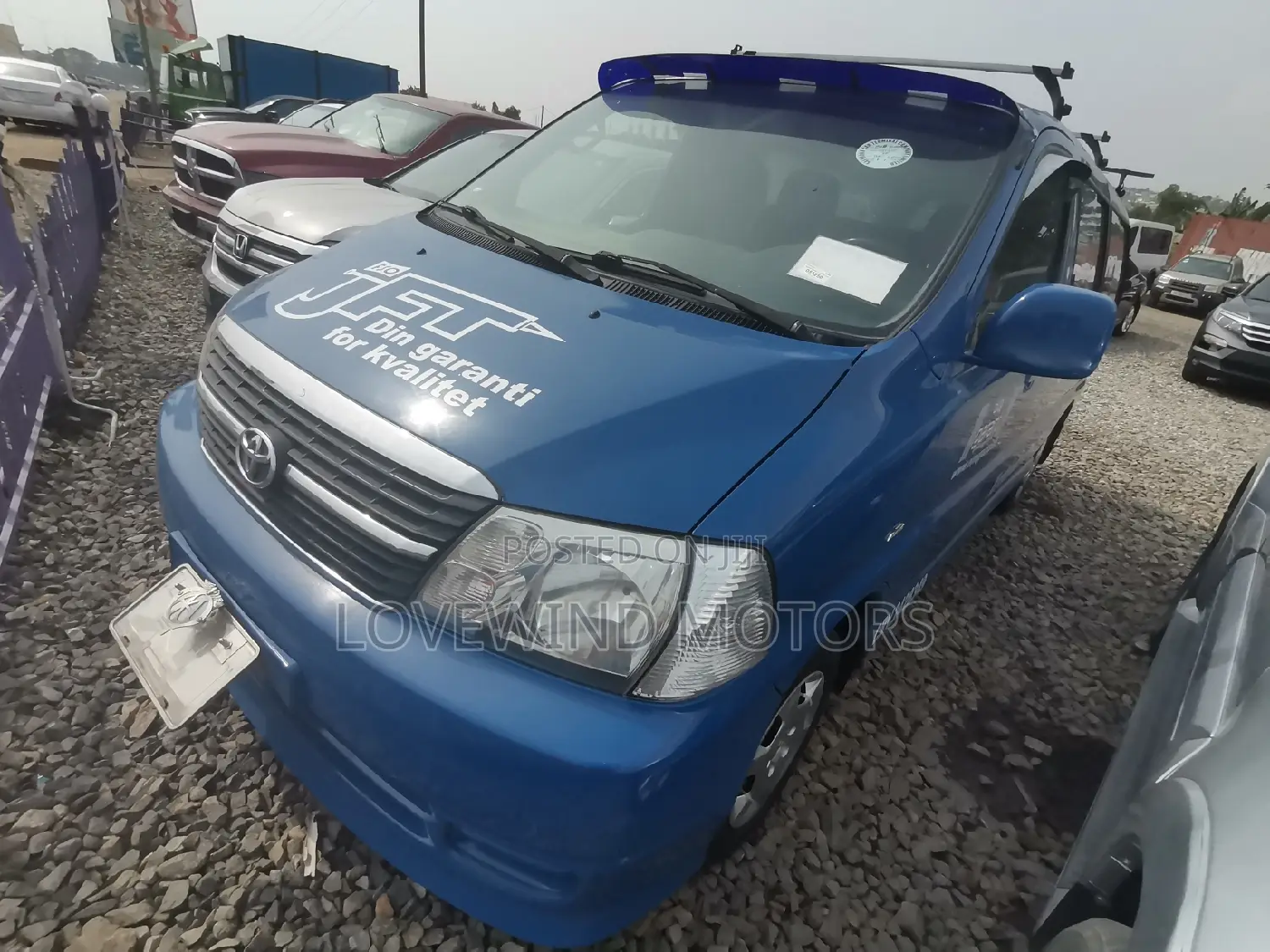 Toyota HiAce 2004 Blue