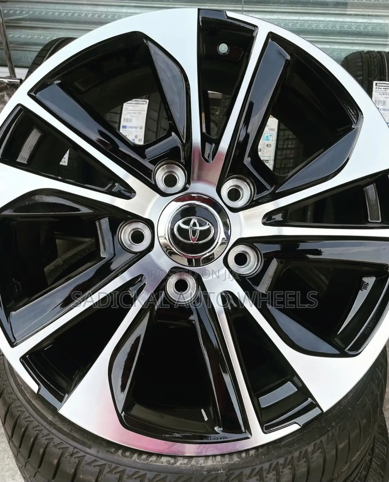 Toyota Land Cruiser Rim