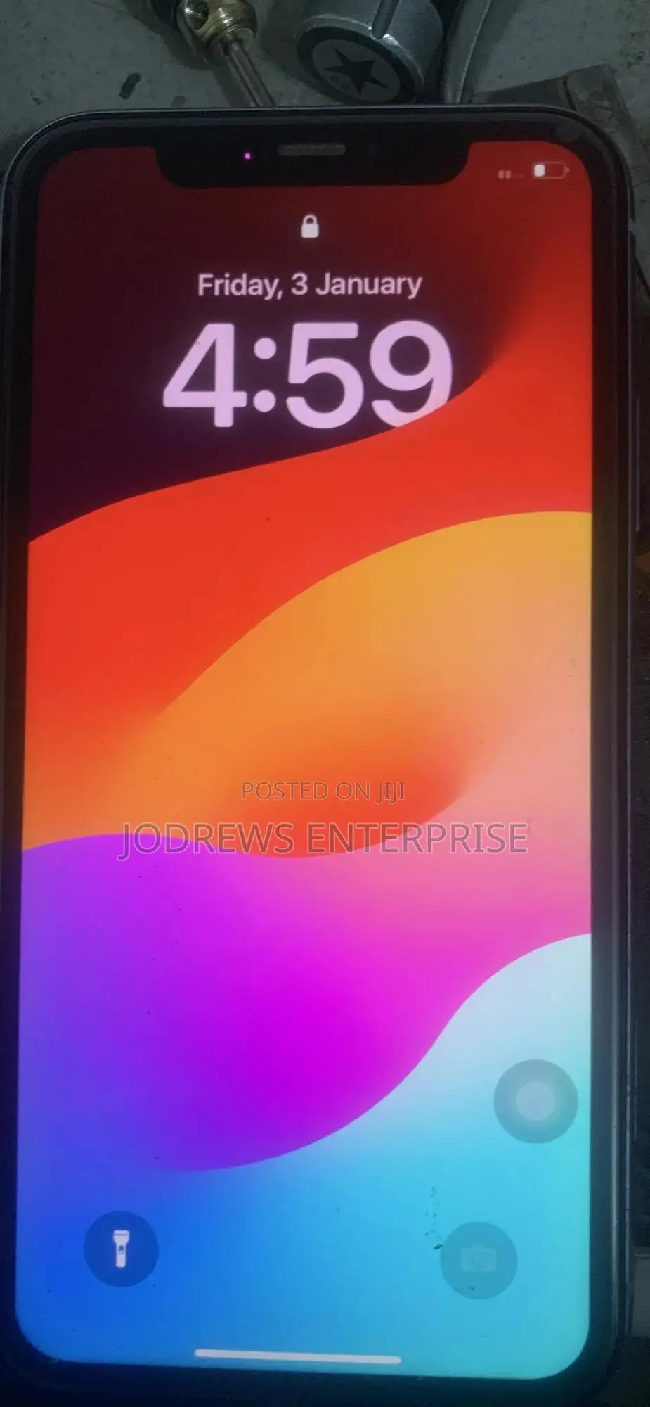We Fix All iPhones, iPads, Macbooks, and Smartphone Issues.