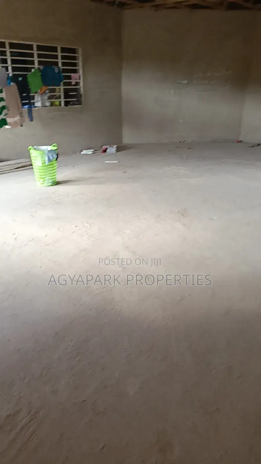5bdrm House in Amasaman Achiaman for sale