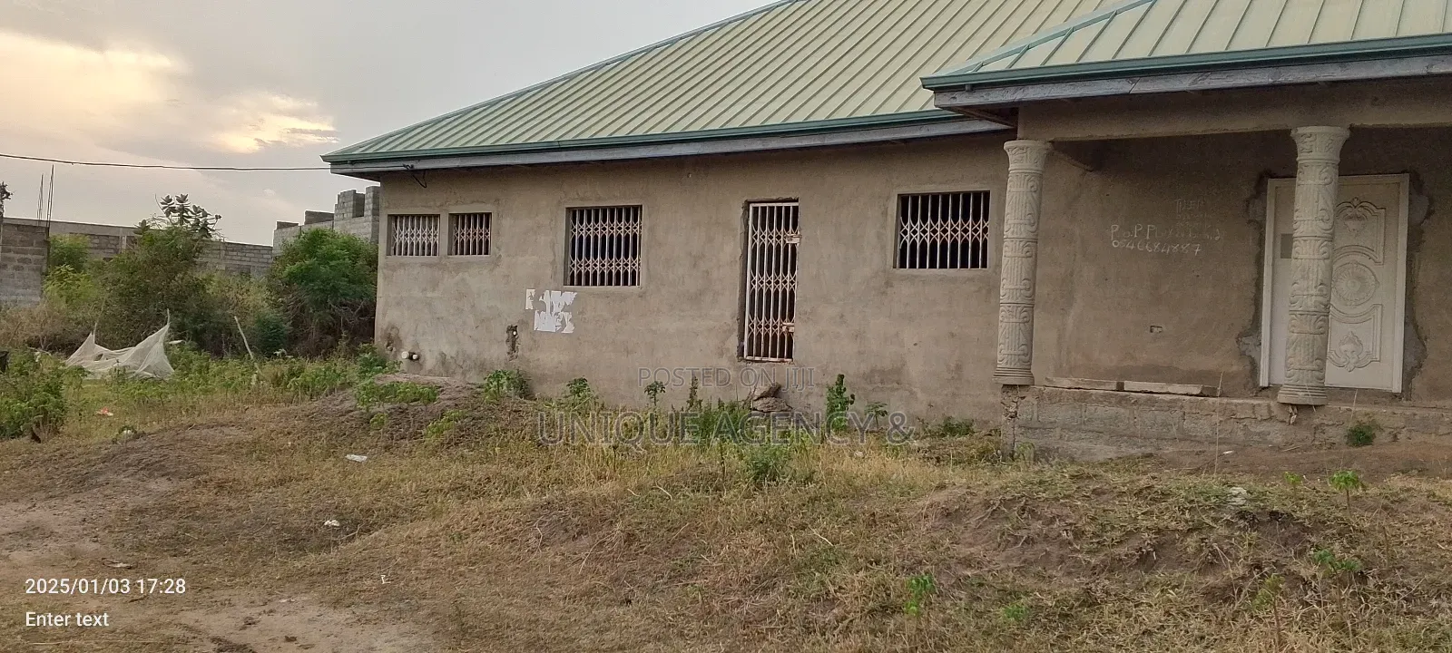 3bdrm Bungalow in Akamanzo for Sale