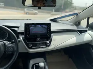 Toyota Corolla SE 2021 Blue