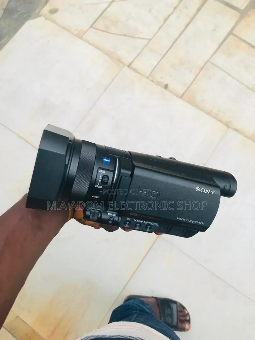 Sony HDR-AX35: Your Adventure Companion