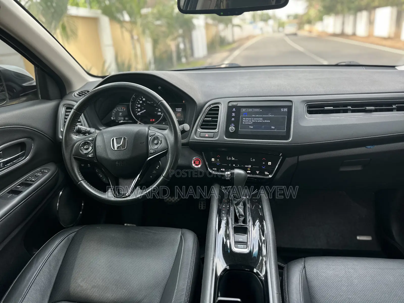 Honda HR-V Touring AWD 2019 White