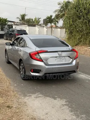 Honda Civic EX Sedan 2018 Silver