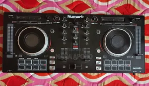 Photo - Mixtrack Platinum Dj Controller