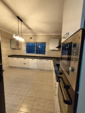 5bdrm House in Botwe for rent