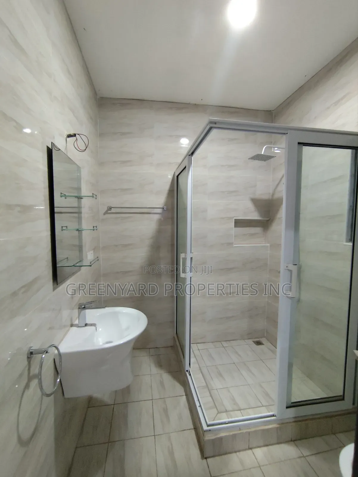 5bdrm House in Botwe for rent