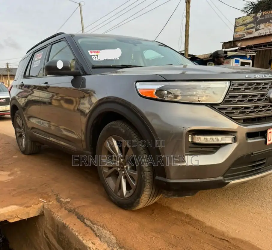 Ford Explorer XLT 2021 Silver