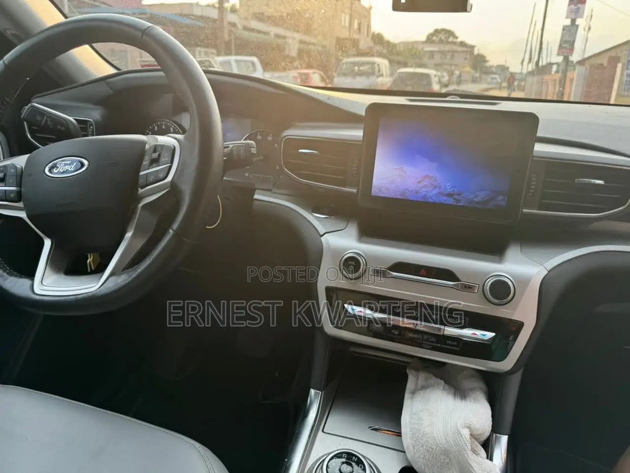 Ford Explorer XLT 2021 Silver