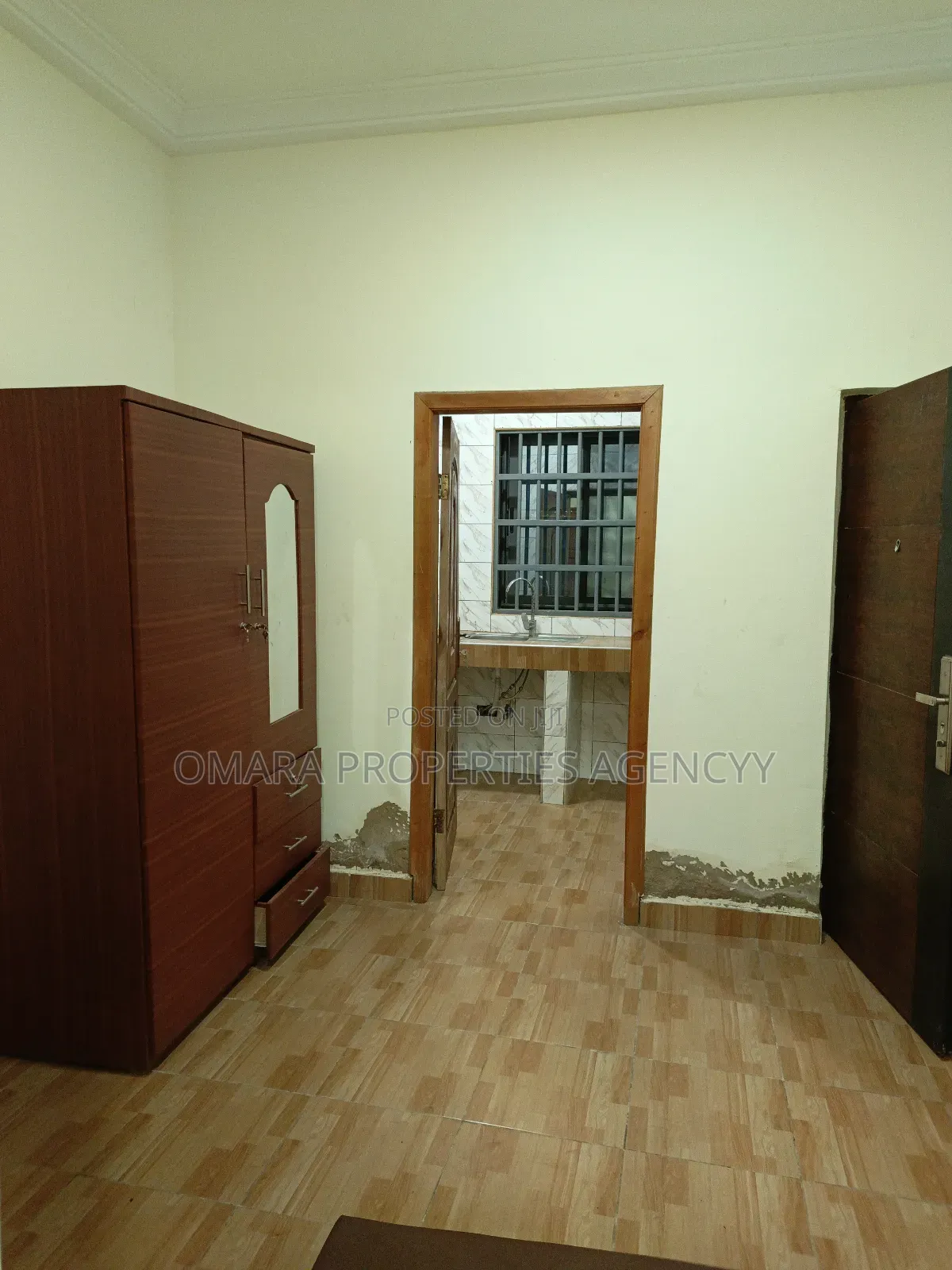 1bdrm Apartment in Madina for rent