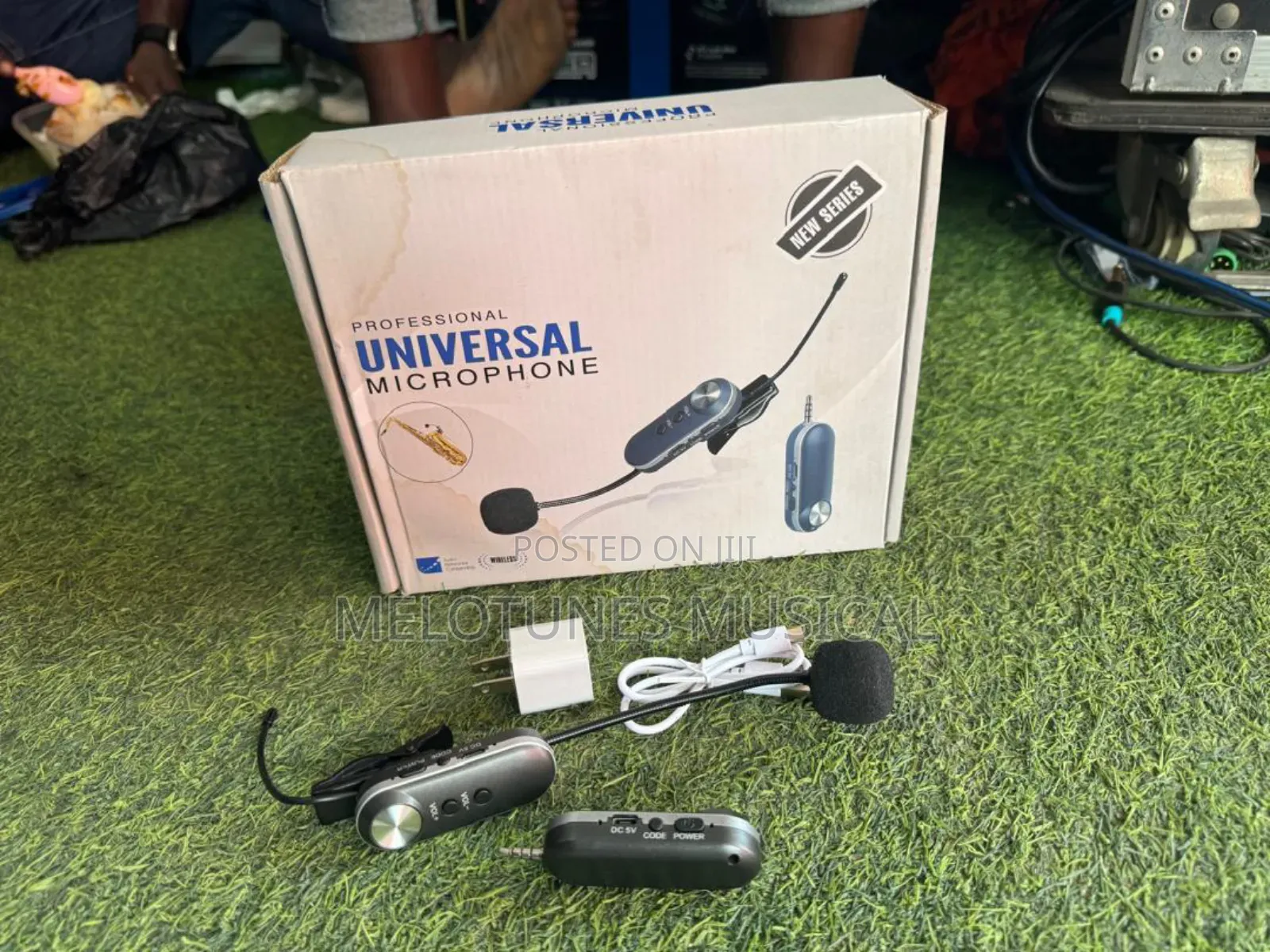 Universal Saxophone Microphone