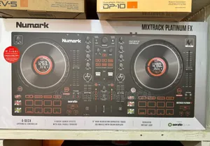 Photo - Numark Mixtrack Platinum FX