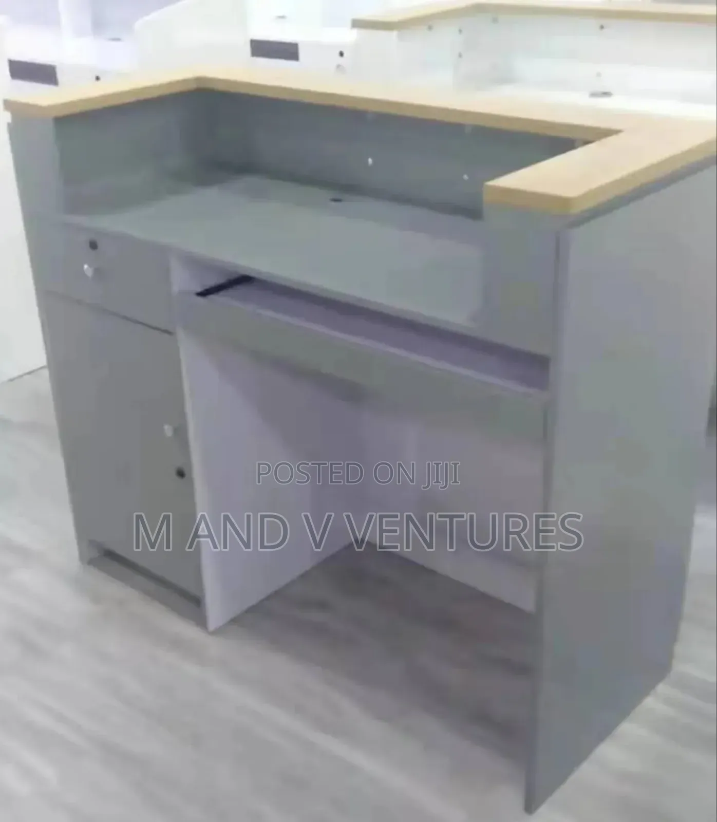 Receptionist Desk Oliliessalisa